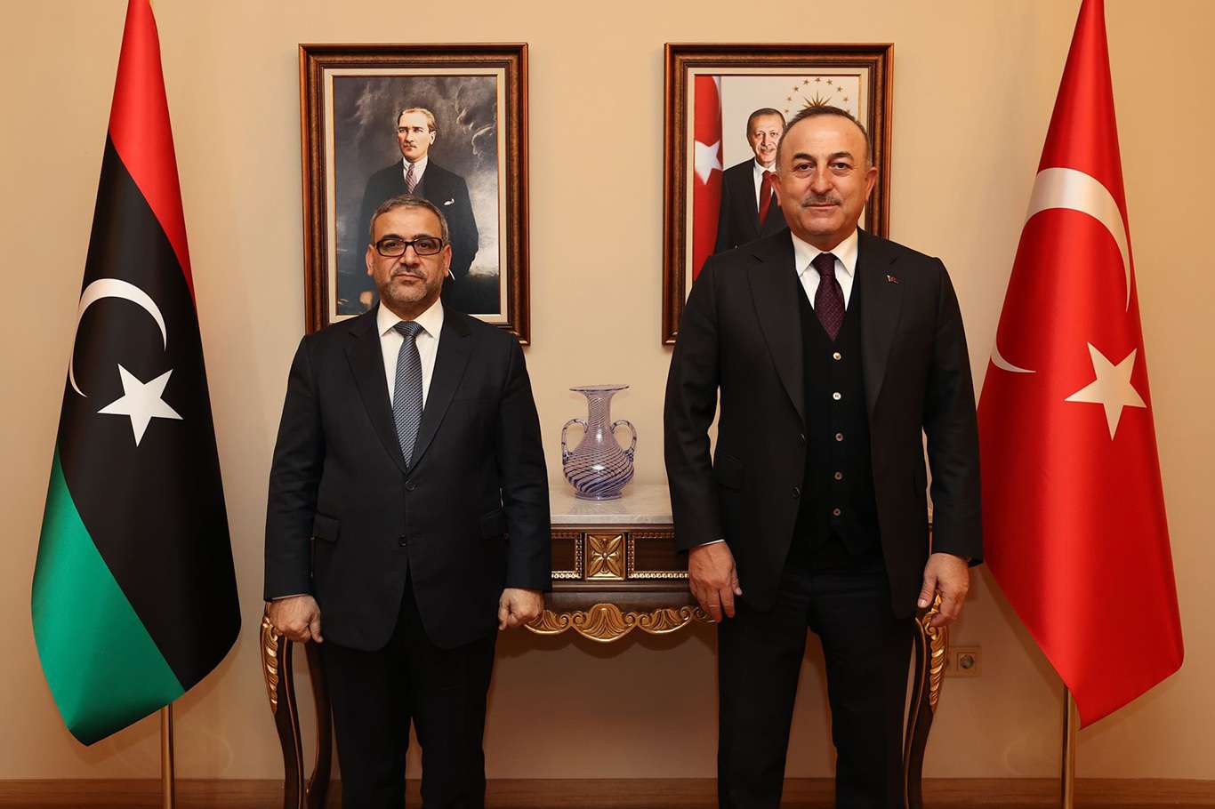Bakan Çavuşoğlu, Libya Devlet Yüksek Konseyi Başkanı al-Mishri ile görüştü Bakan Çavuşoğlu, Libya Devlet Yüksek Konseyi Başkanı al-Mishri ile görüştü